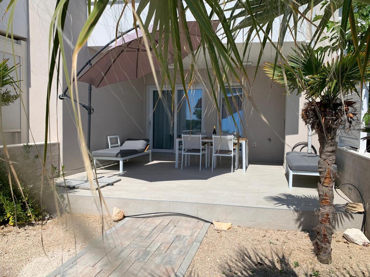 Apartment Garden Mandre Luaran gambar